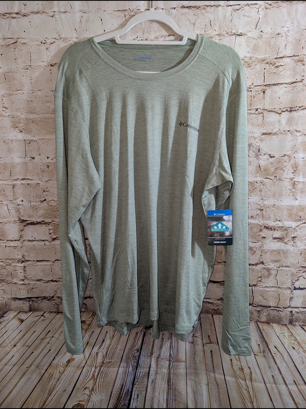 ~Columbia Long Sleeve Tee Mens Size Large Green NWT